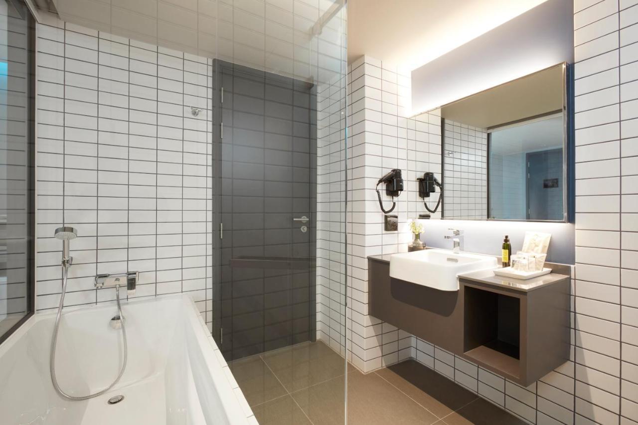 The Quarter Silom By Uhg Khách sạn 4*
